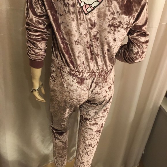🍭crushed ice pink velvet tracksuit with custom hello kitty and crystal details! - Picture 6 of 17